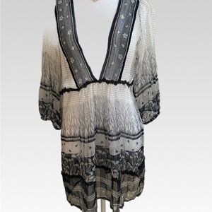 Lux Black and White Tunic Top